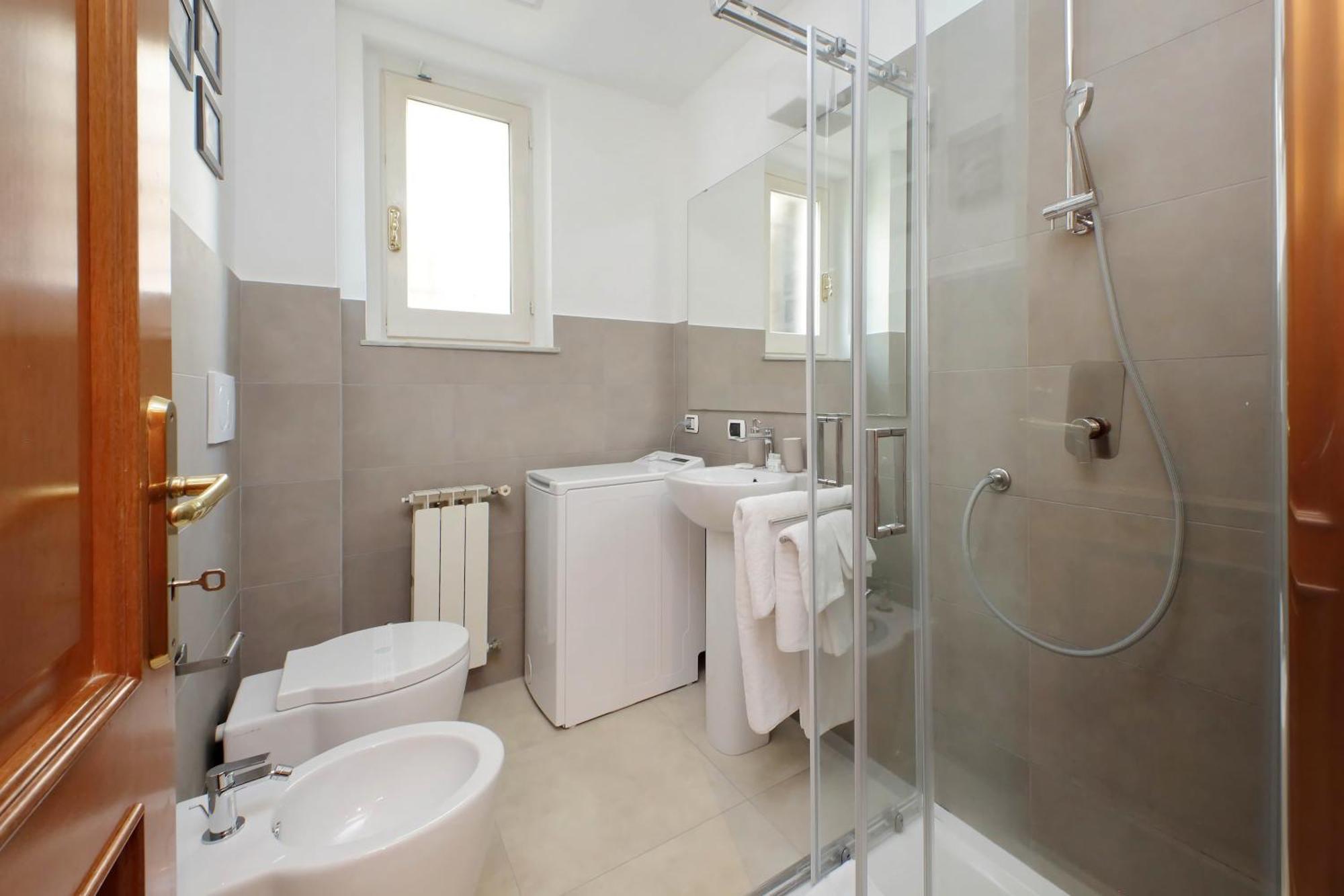 Ych-Comfortable 2 Bedrooms Flat Near Colosseum Рим Екстериор снимка